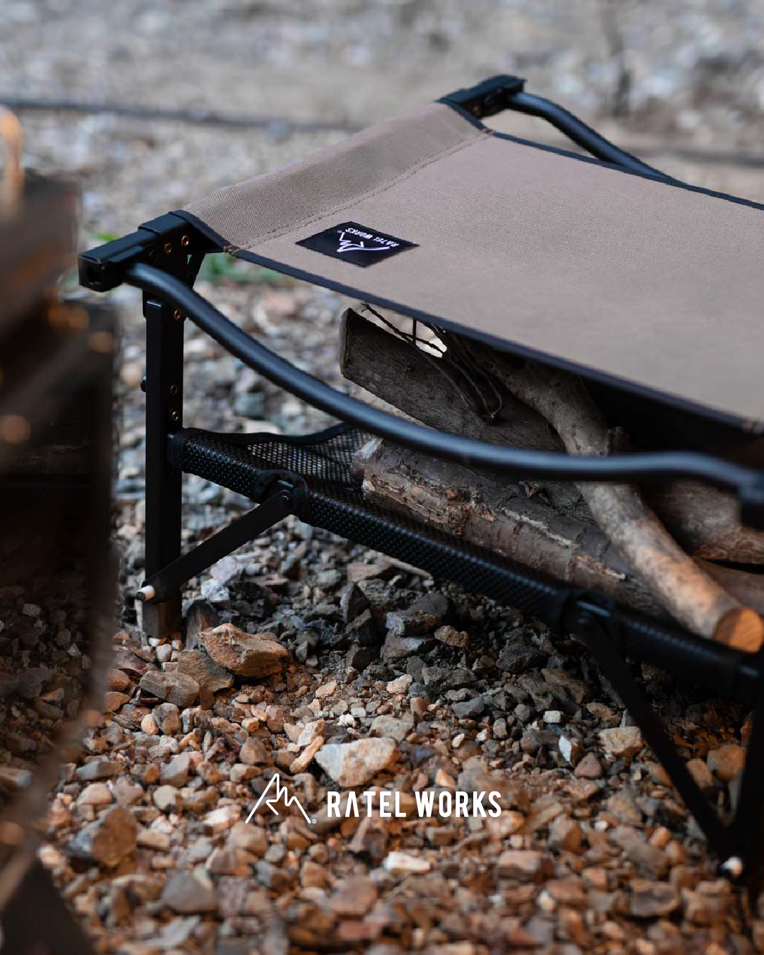 新色追加】FIRE SIDE STOOL 新色「GR」販売開始のお知らせ｜TOPICS