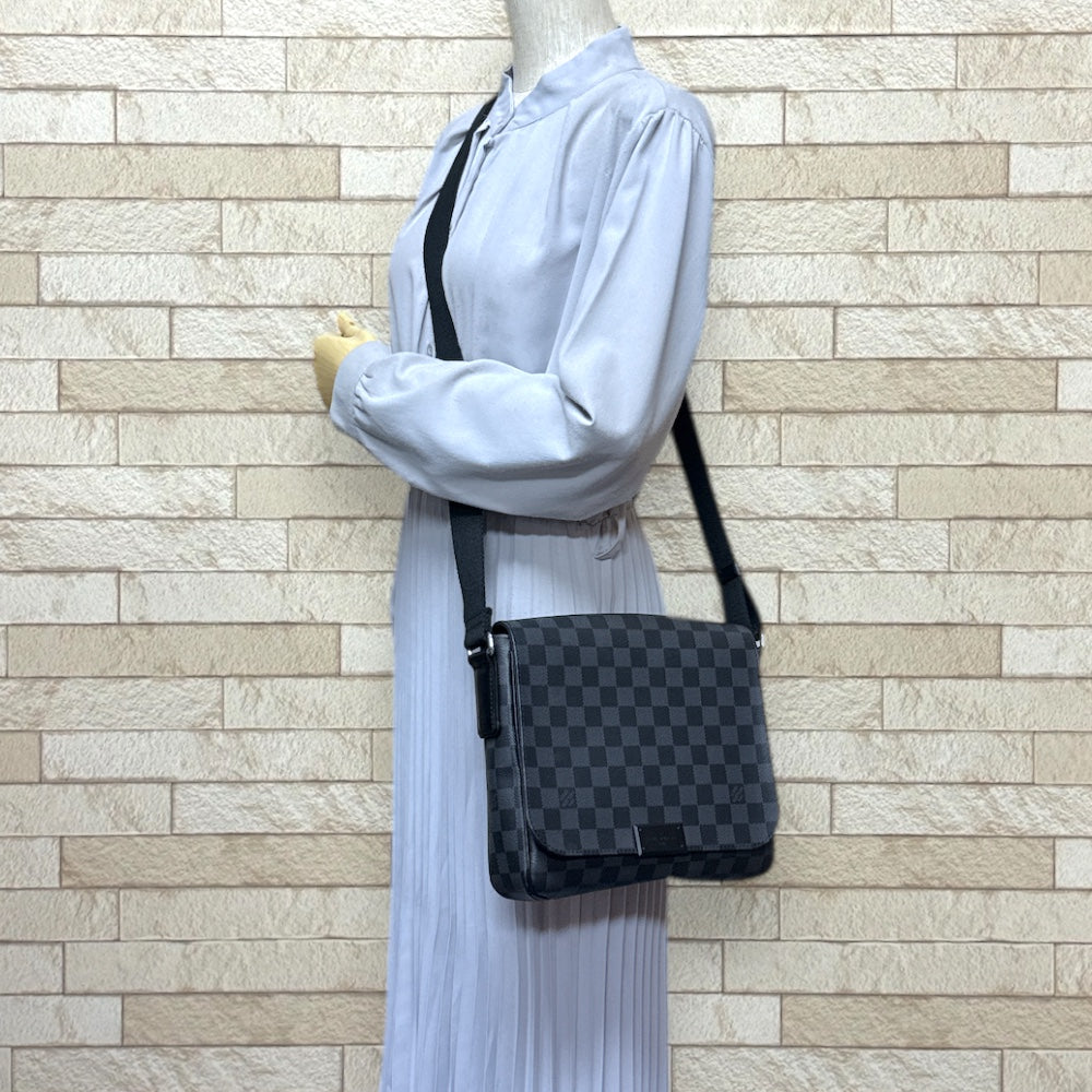 LOUIS VUITTON ルイヴィトン ディストリクトPM ダミエグラフィット