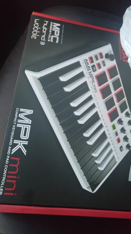 Akai Professional MPK mini MKII Controller Limited-Edition White