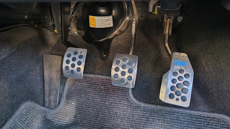 スイフト ペダル【スポーツドライビングクラッチペダル】スイフト