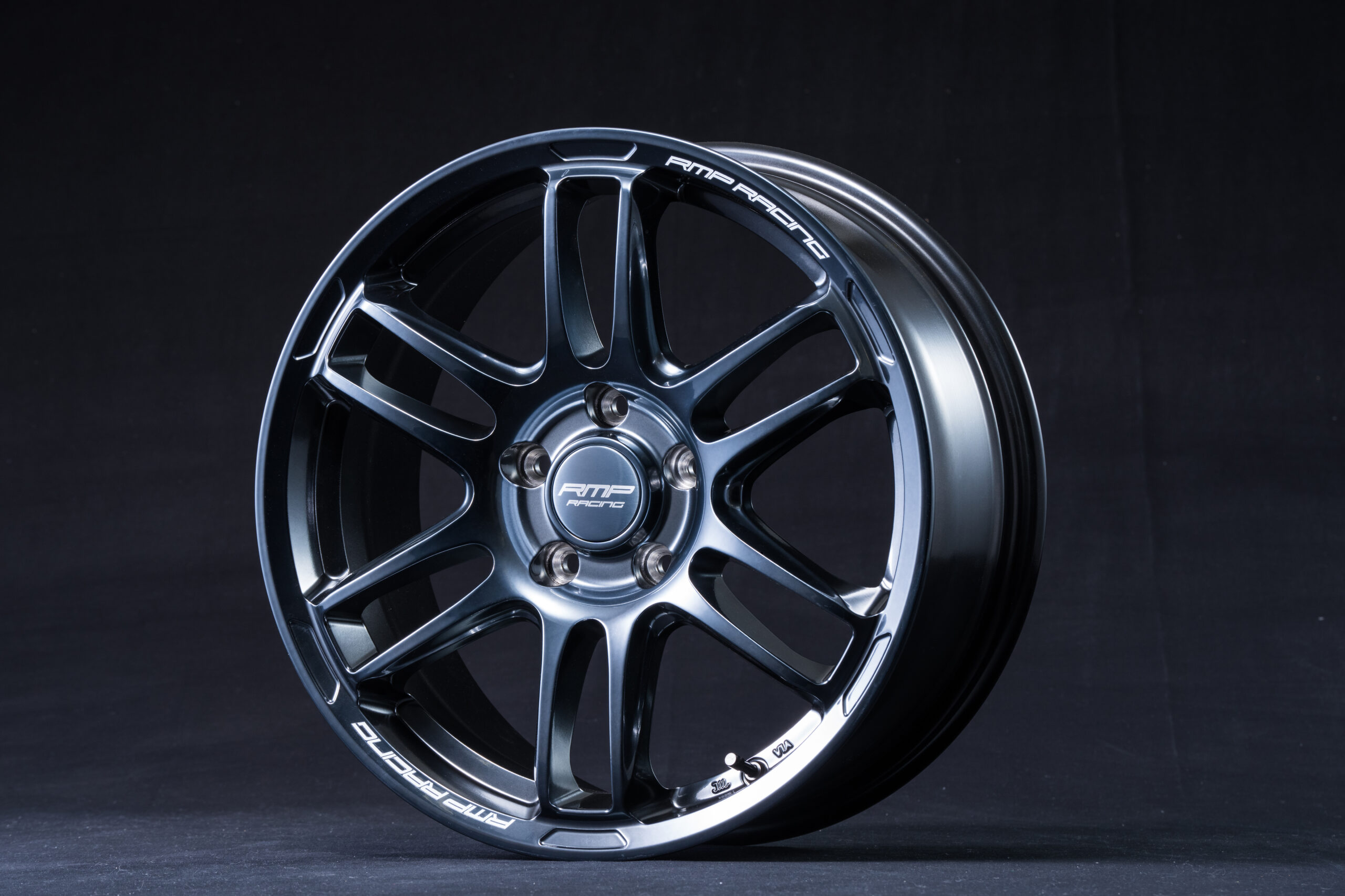 MIDWHEELS RMP RACING特集「デザインとコスパに優れた、スポーツ