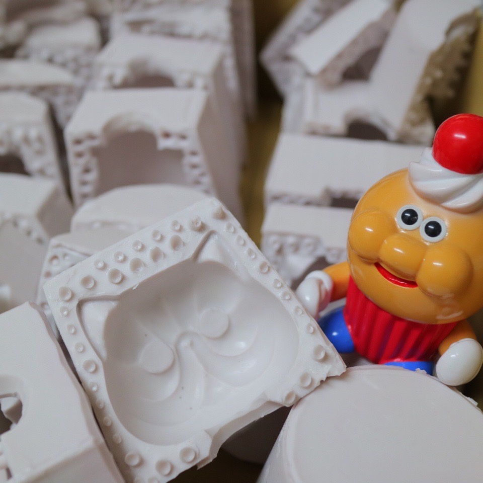 About refreshment toy | refreshment toy (リフレッシュメント トイ)