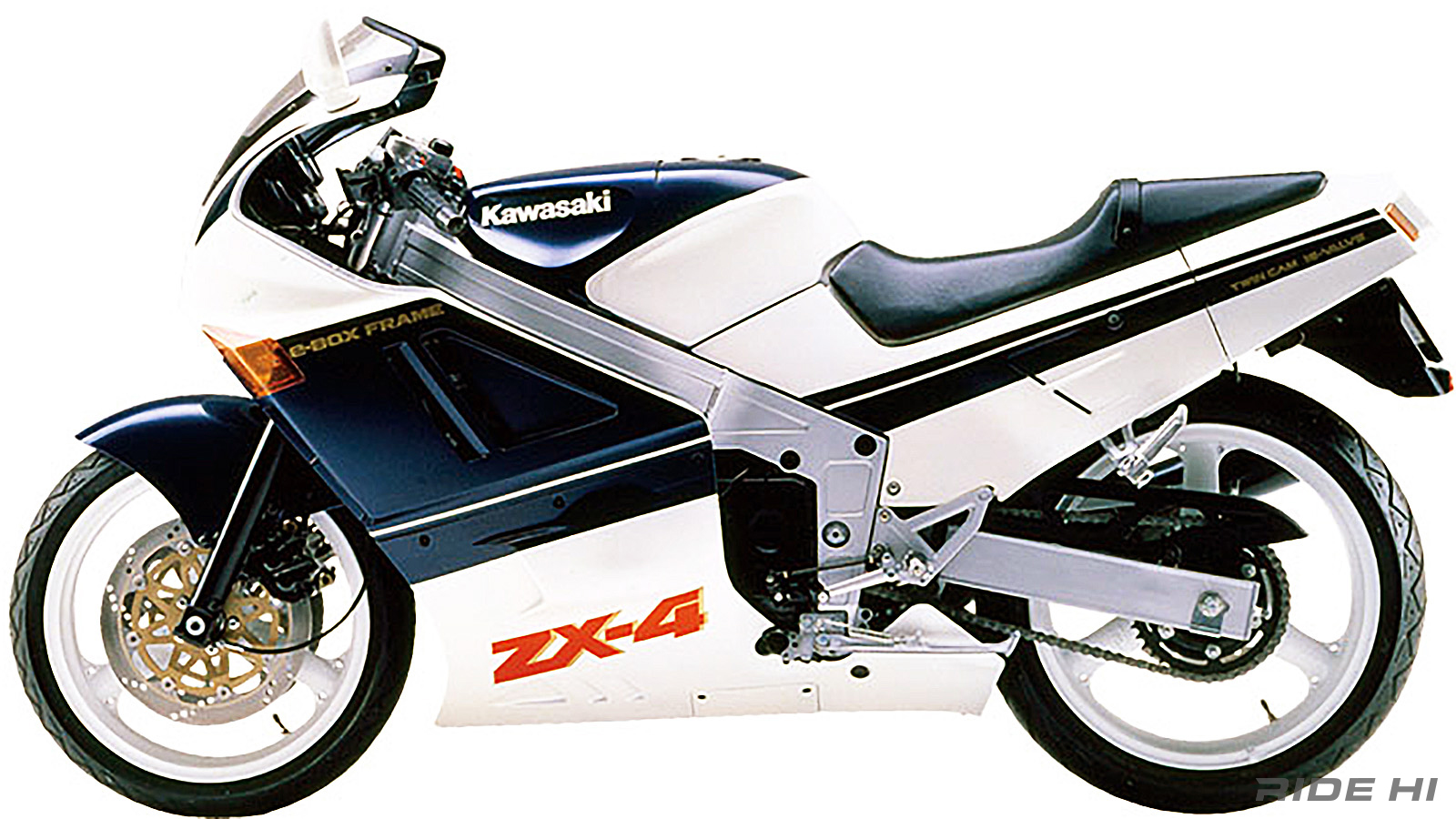ZX-4はレプリカを上回るポテンシャルのSSを目指した！【このバイクに