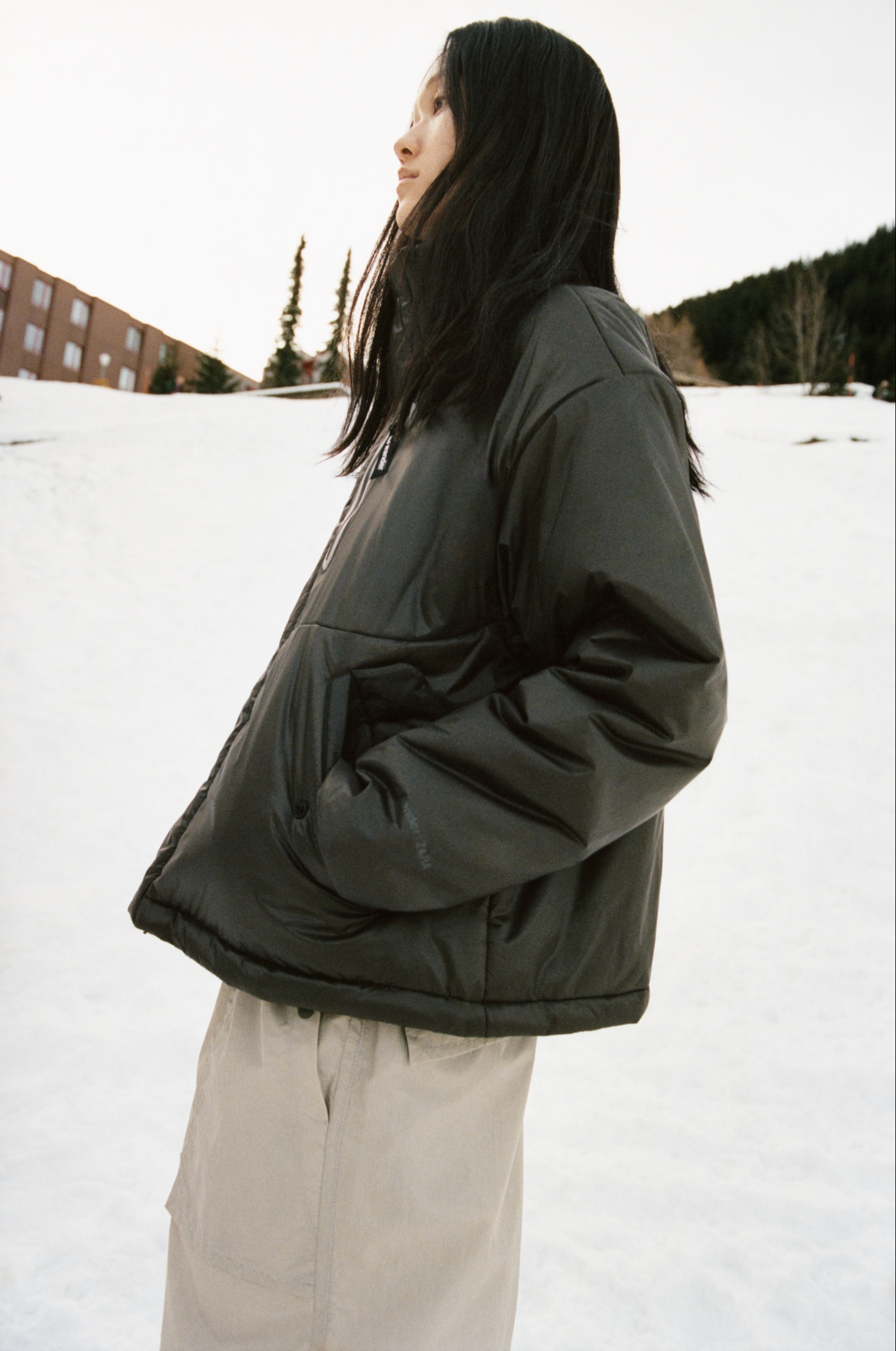 ZARA（ザラ）」、アウトドアブランド「and wander（アンドワンダー
