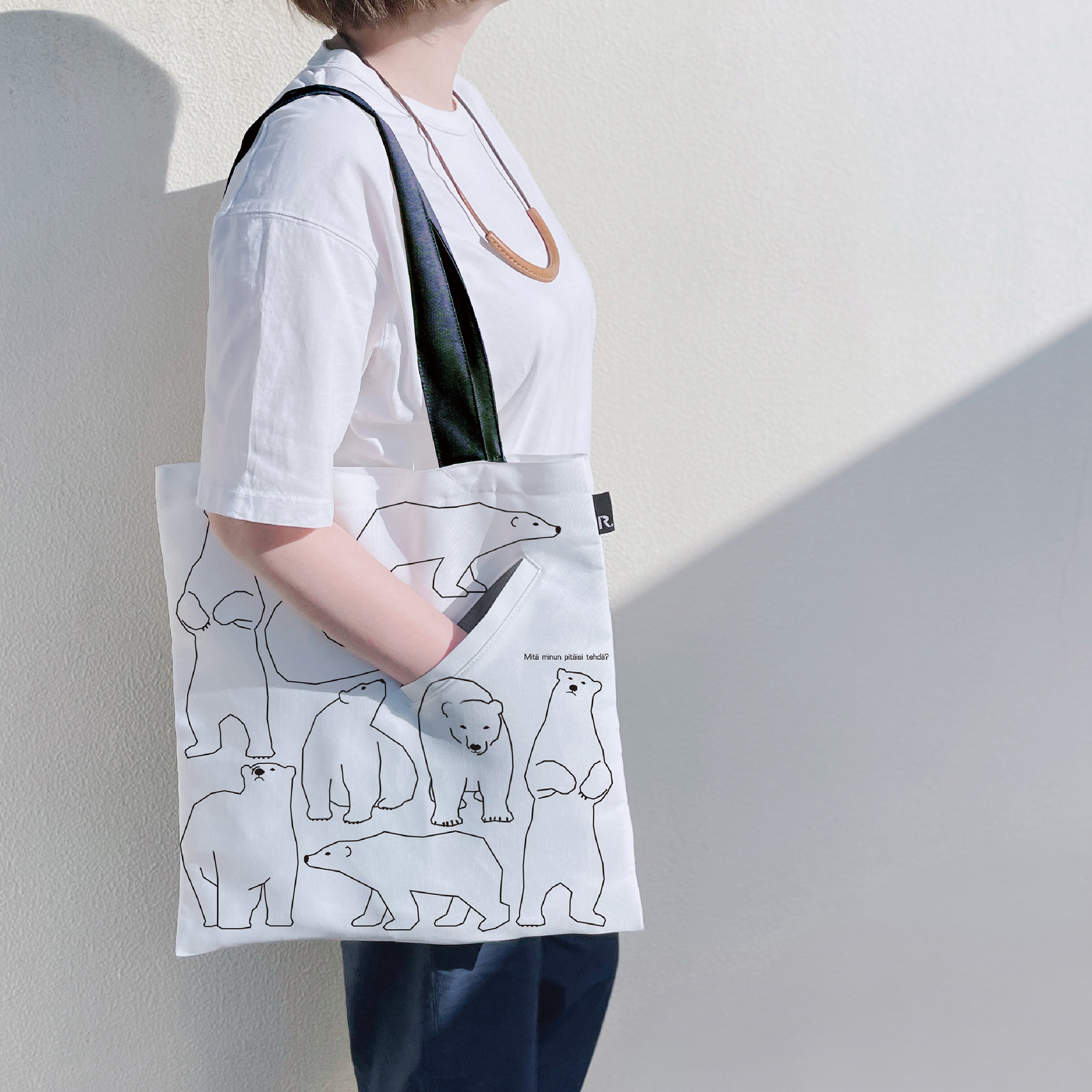 暑い季節のお出かけに。ひんやりポケットが付いた快適トート | ROOTOTE