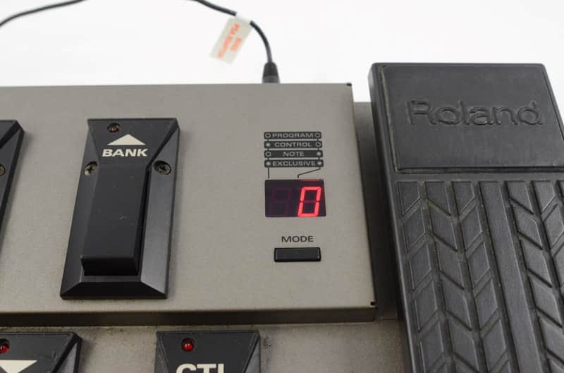 Roland FC-200 MIDI Foot Controller w/ Power Supply | Reverb