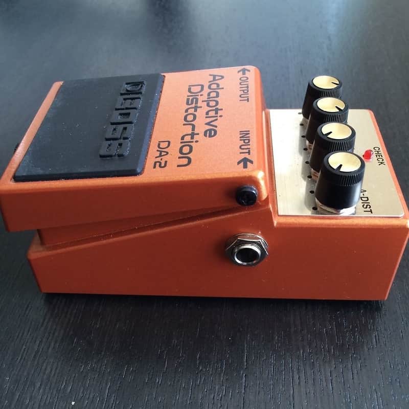 Boss DA-2 Adaptive Distortion | Reverb