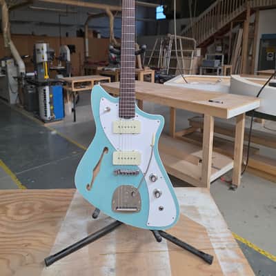 T's Guitars Arc-Singlecut Hollow Quilt Trans Blue Denim Burst 2020