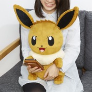 ポケモン」もふもふ“イーブイ”とラクラクPC作業！ぬいぐるみ型