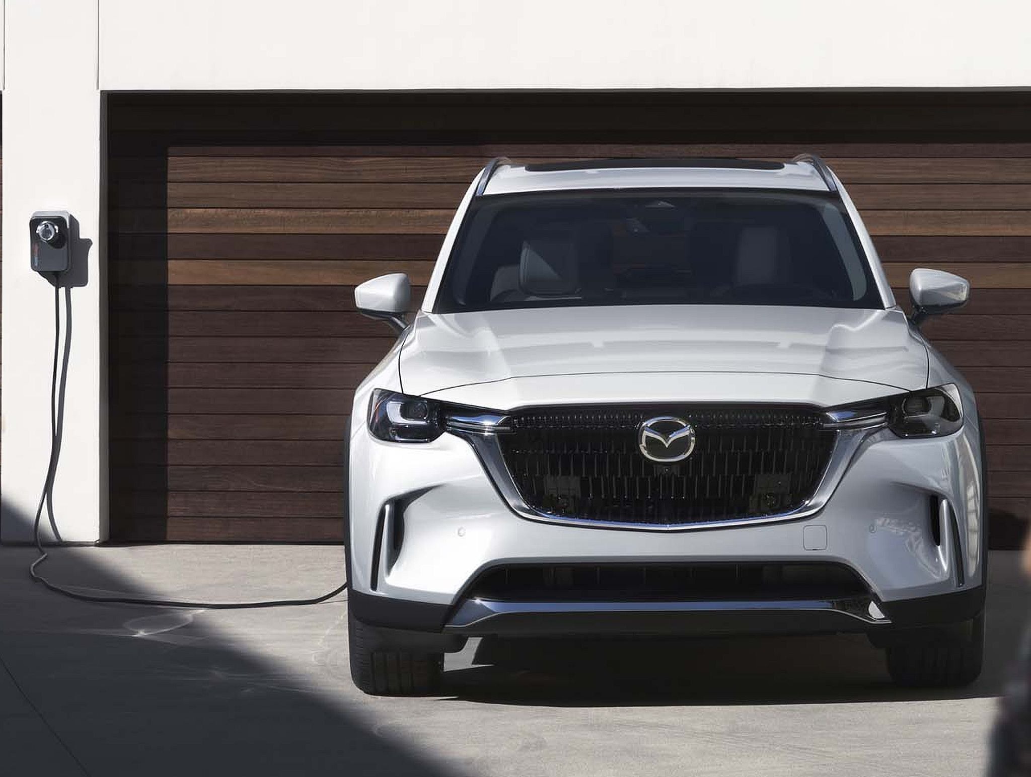 CX-90』発表、米マツダ初のPHEVは323馬力…最上位SUV | レスポンス