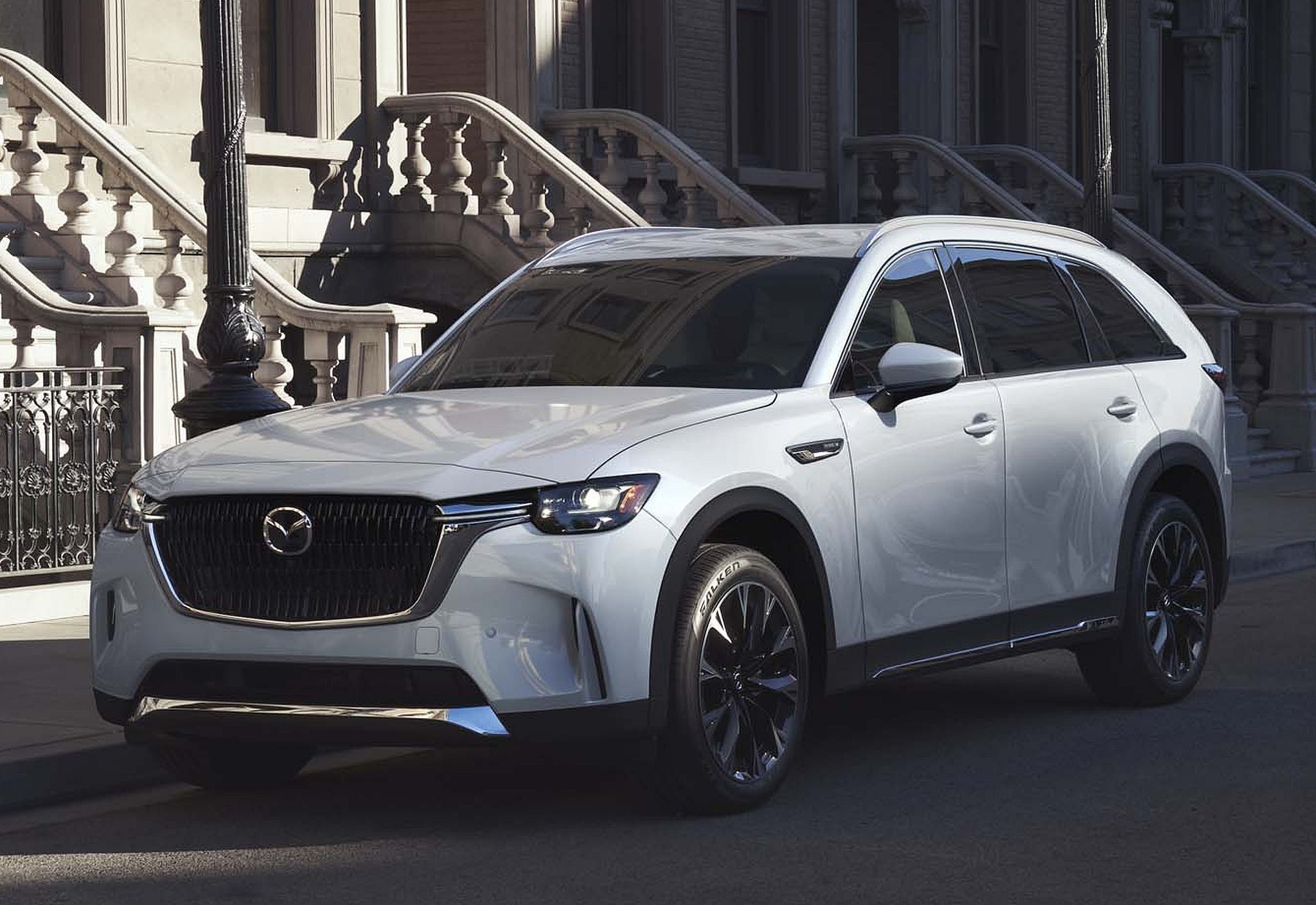 マツダ『CX-90』にPHEV、2.5リットル直4エンジン＋モーターで323馬力