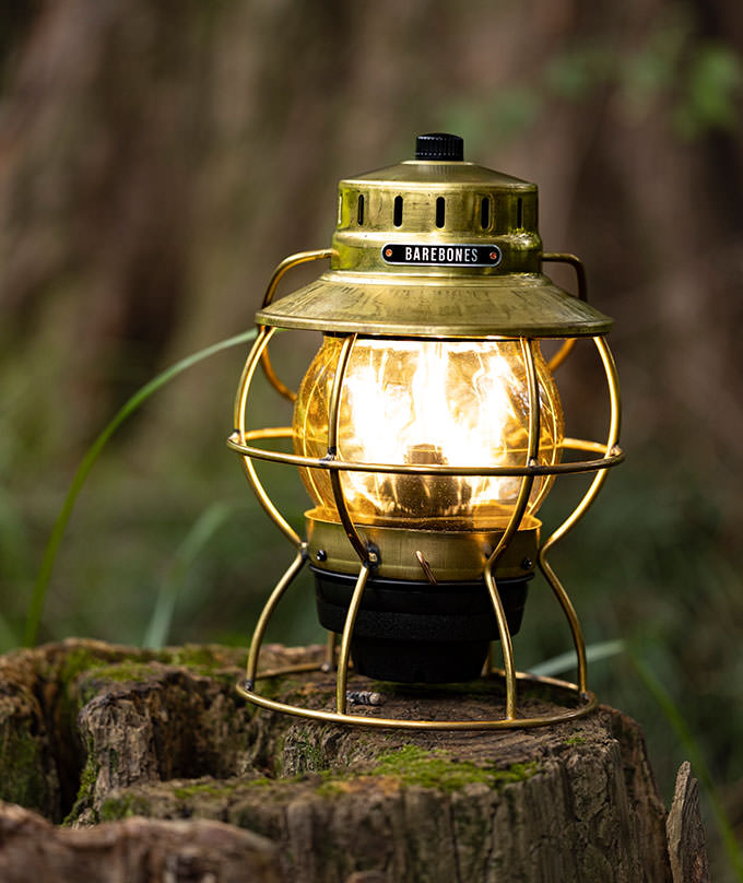 レイルロードランタンLED ブラス - Barebones Living - ベアボーンズ