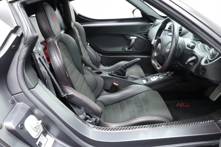 アルファロメオ 4C コンペティツィオーネ 限定25台 ヴェスヴィオグレー