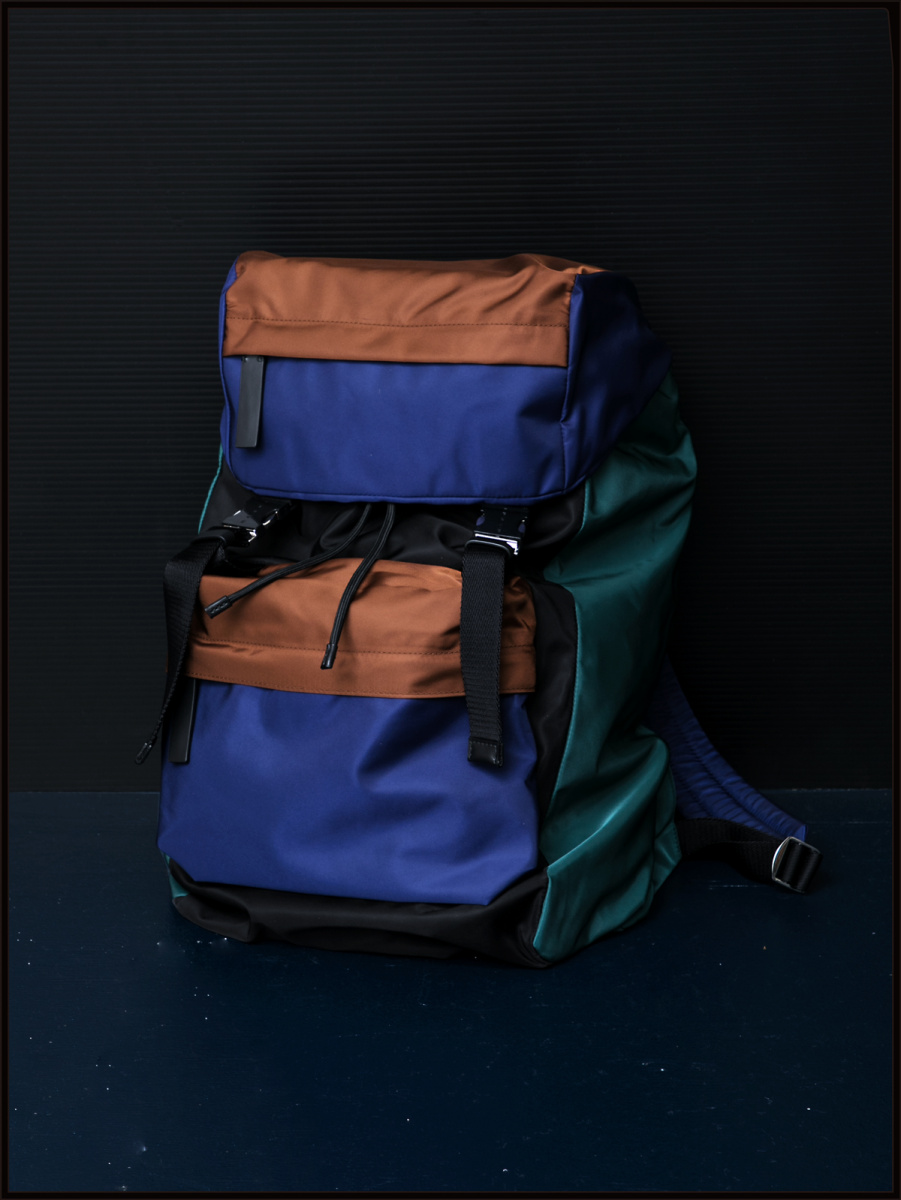 洗練された「マルニ」の秀逸リュックは、 シティ使いで重宝する。｜Pen