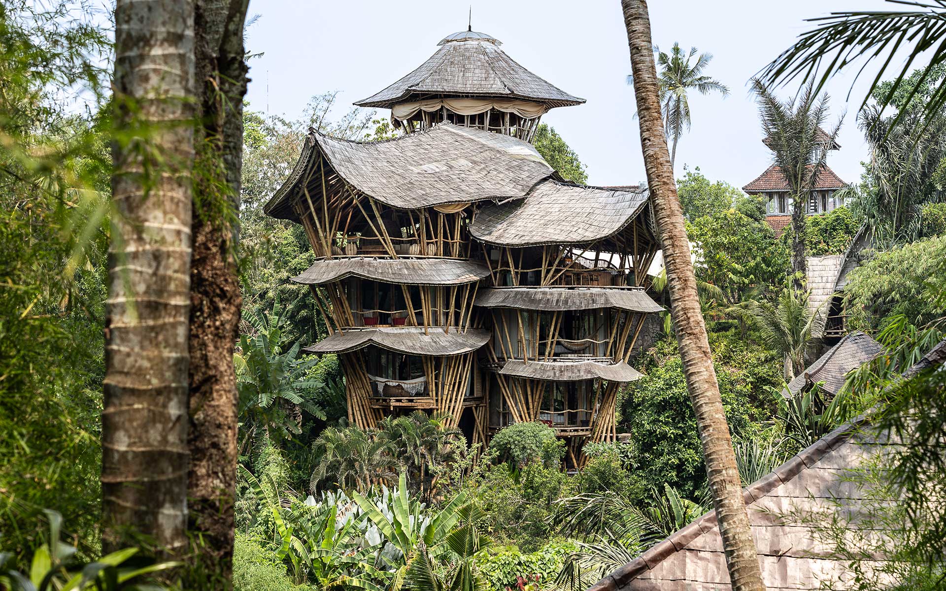 バリ島・グリーンヴィレッジが「建物」の概念を変える まるでアートな