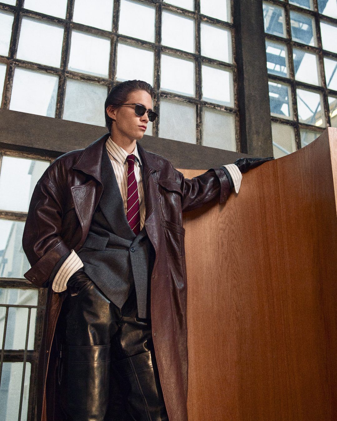 ストライプ ワイド タイ（ウール＆シルク） ボルドー | Saint Laurent