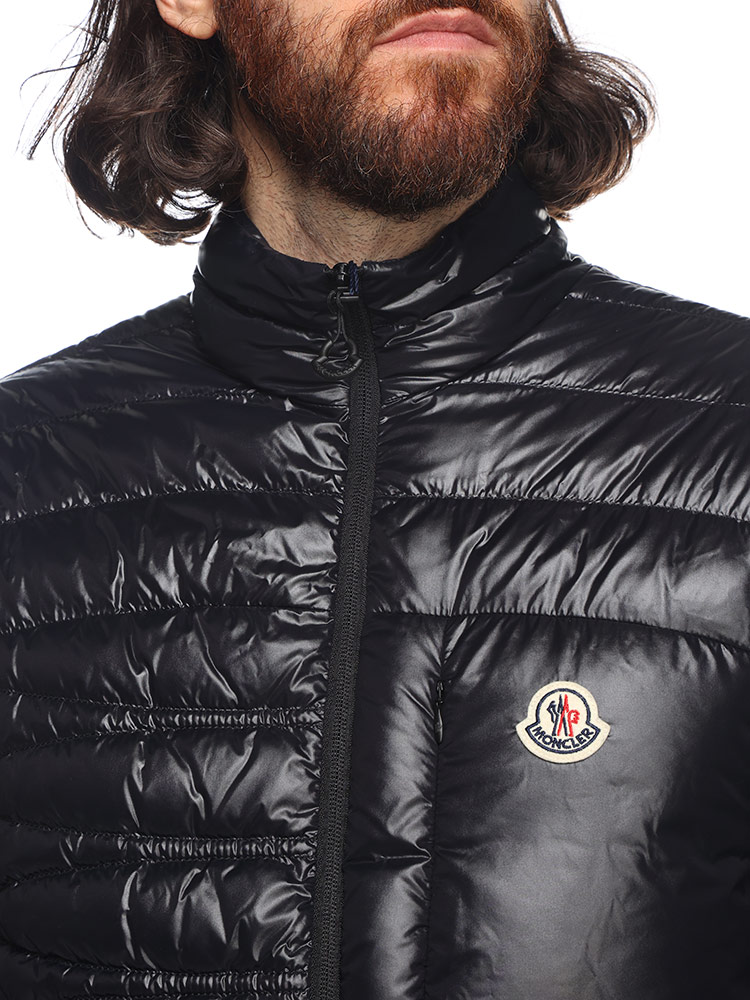 MONCLER (モンクレール) ナイロンラケ ジオメトリックキルト ライト