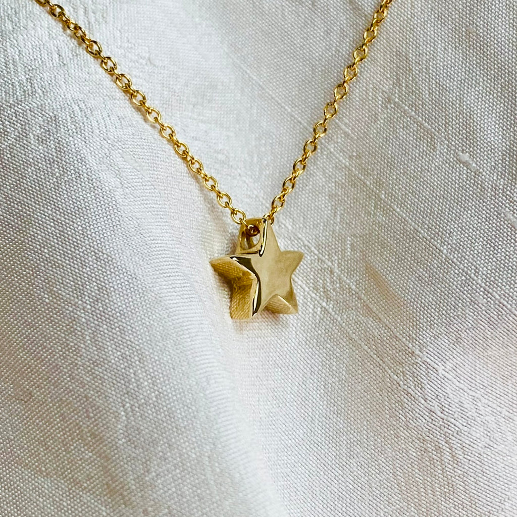 Star Necklace ~ Yellow Gold– Sargisons Jewellers