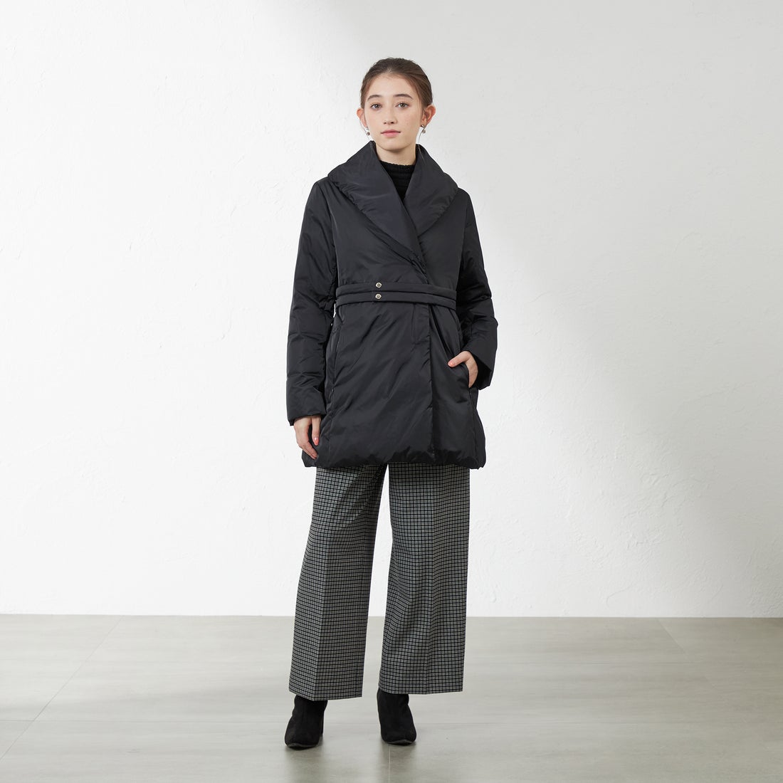 アマカ AMACA 女優ダウン （ブラックネイビー） -靴＆ファッション通販