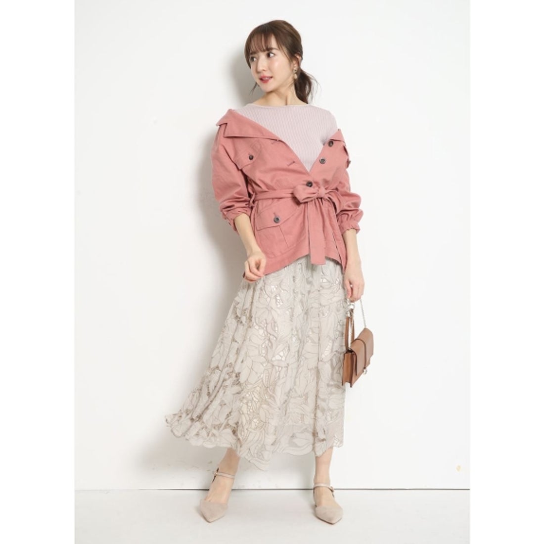 Apuweiser-riche BACKレースアップニット （ホワイト） -ファッション