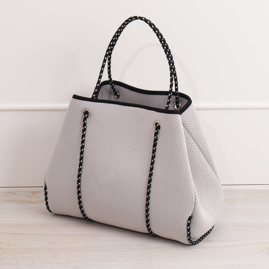 アルテミス バイ ダイアナ artemis by DIANA ネオプレントートバッグ