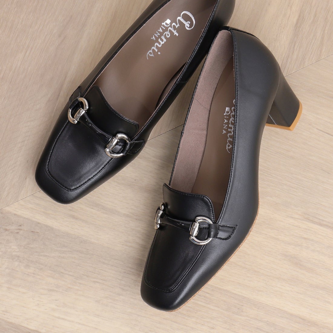 アルテミス バイ ダイアナ artemis by DIANA ビットヒールローファー