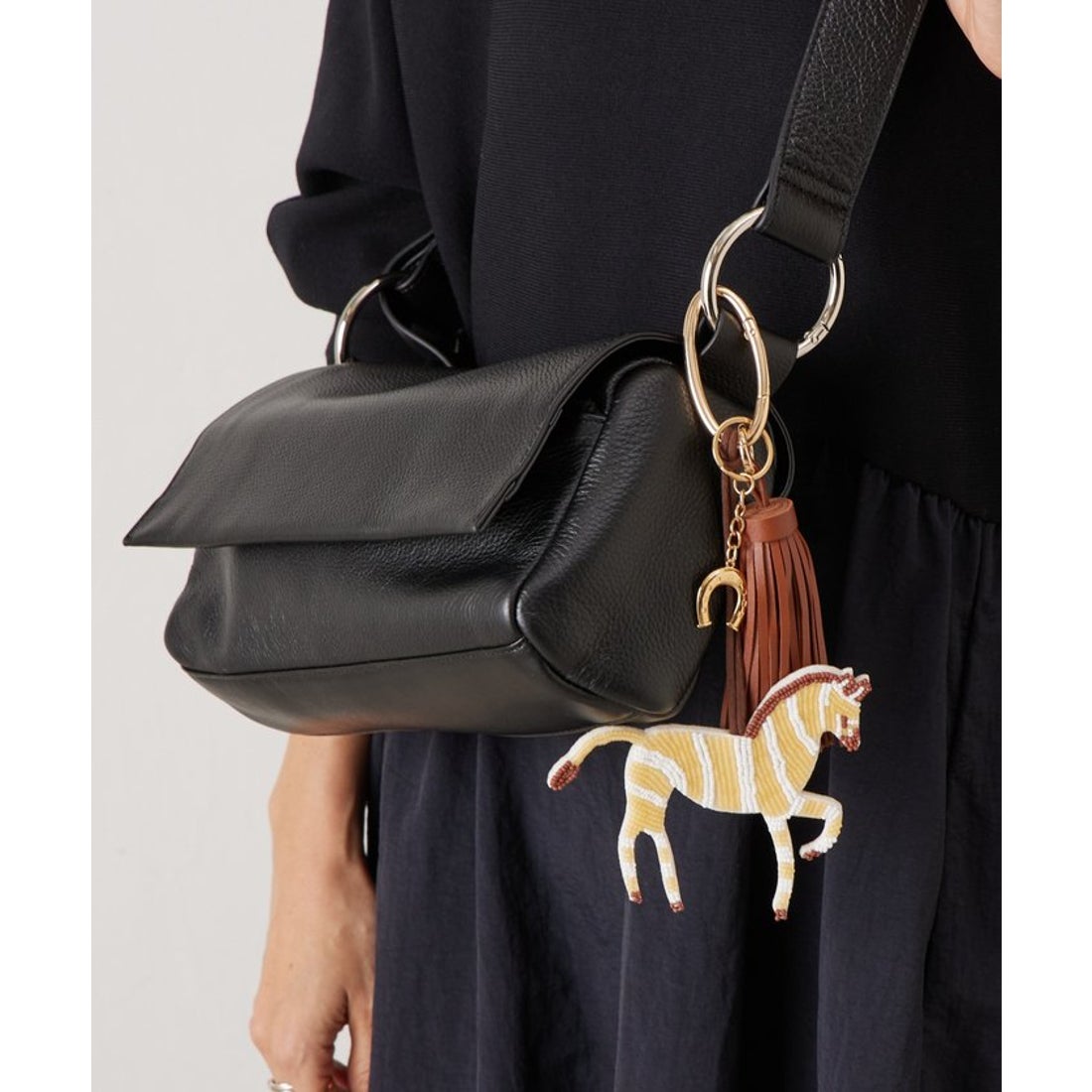 ビアズリー BEARDSLEY ボディバッグ （taupe） -靴＆ファッション通販