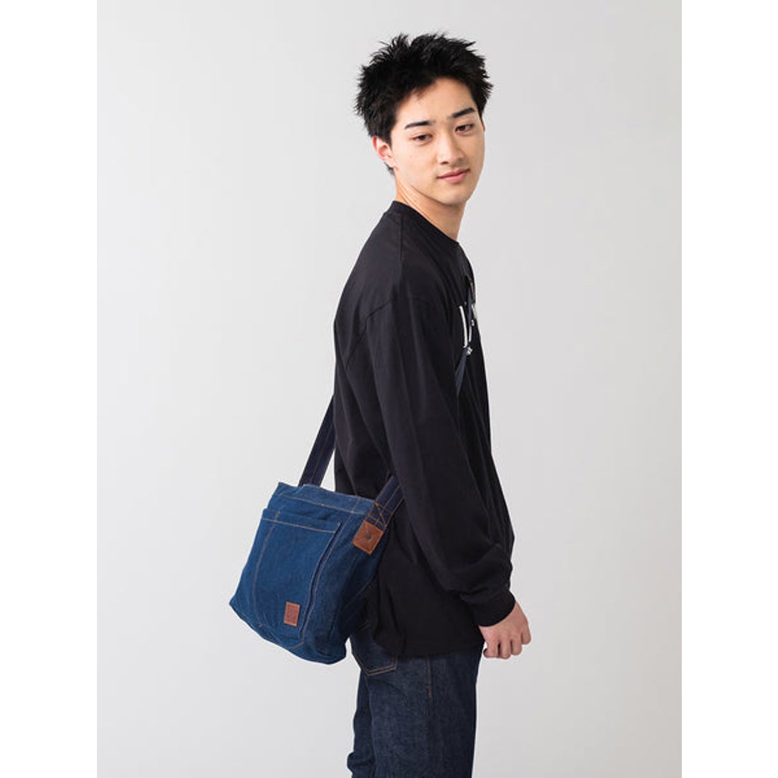 リーバイス LEVI'S メッセンジャーバッグ （Dark Indigo - Flat Finish