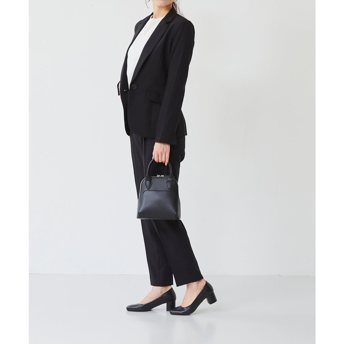 Menue 幅狭 スクエアトゥ チャンキーヒール パンプス -靴