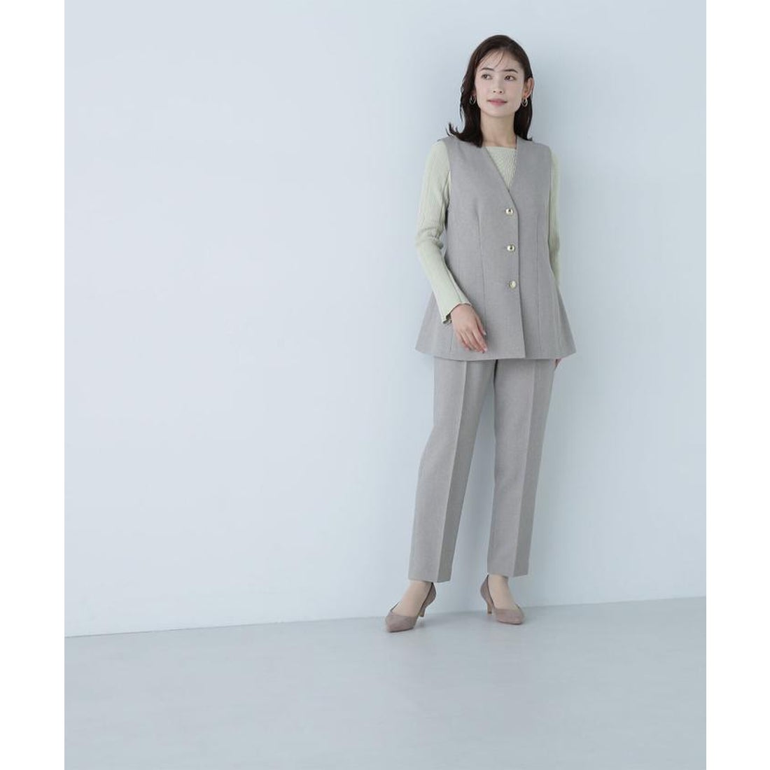 ナチュラルビューティーベーシック NATURAL BEAUTY BASIC ペプラムジレ