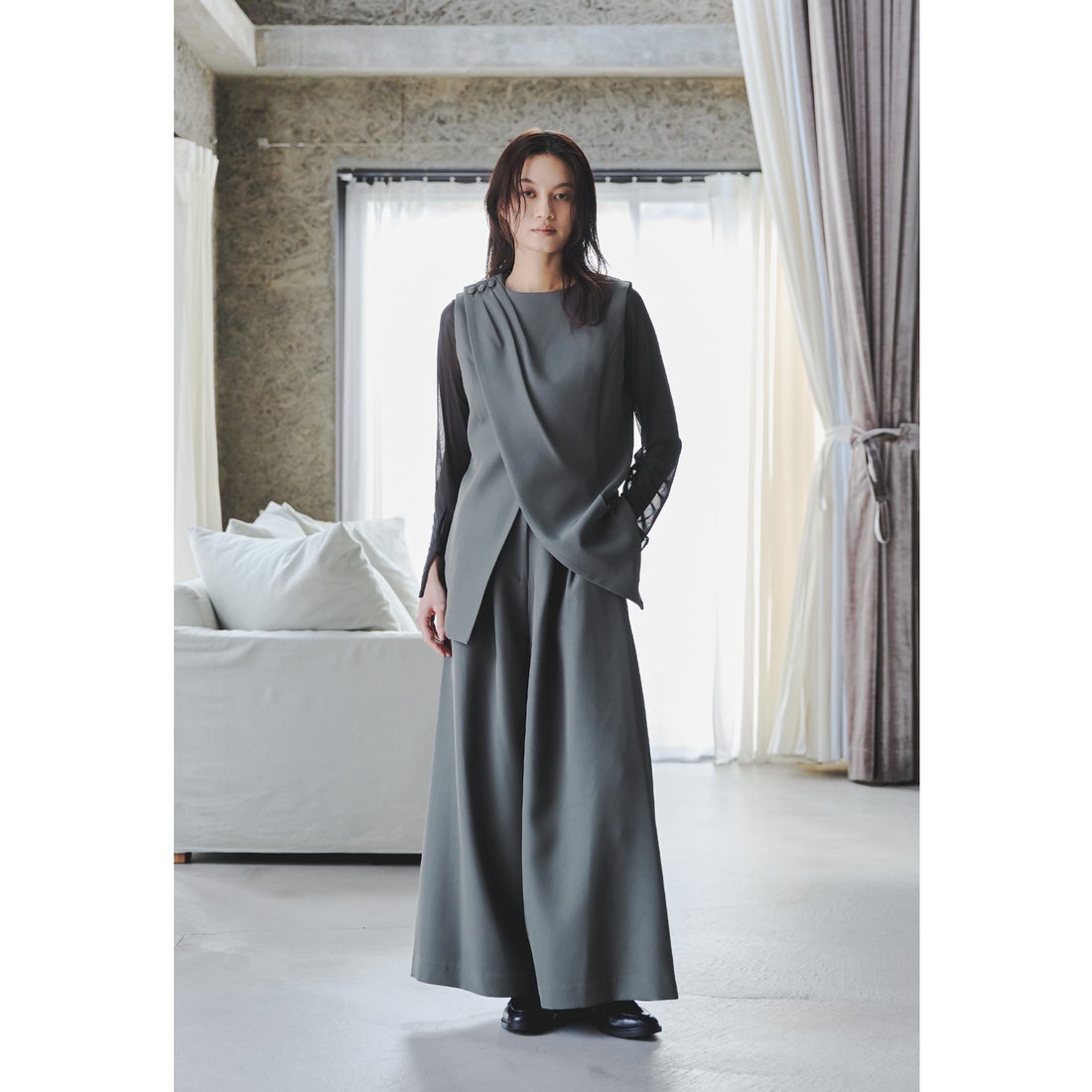 ニアナ niana アシンメトリートップスパンツスーツ 2点セット