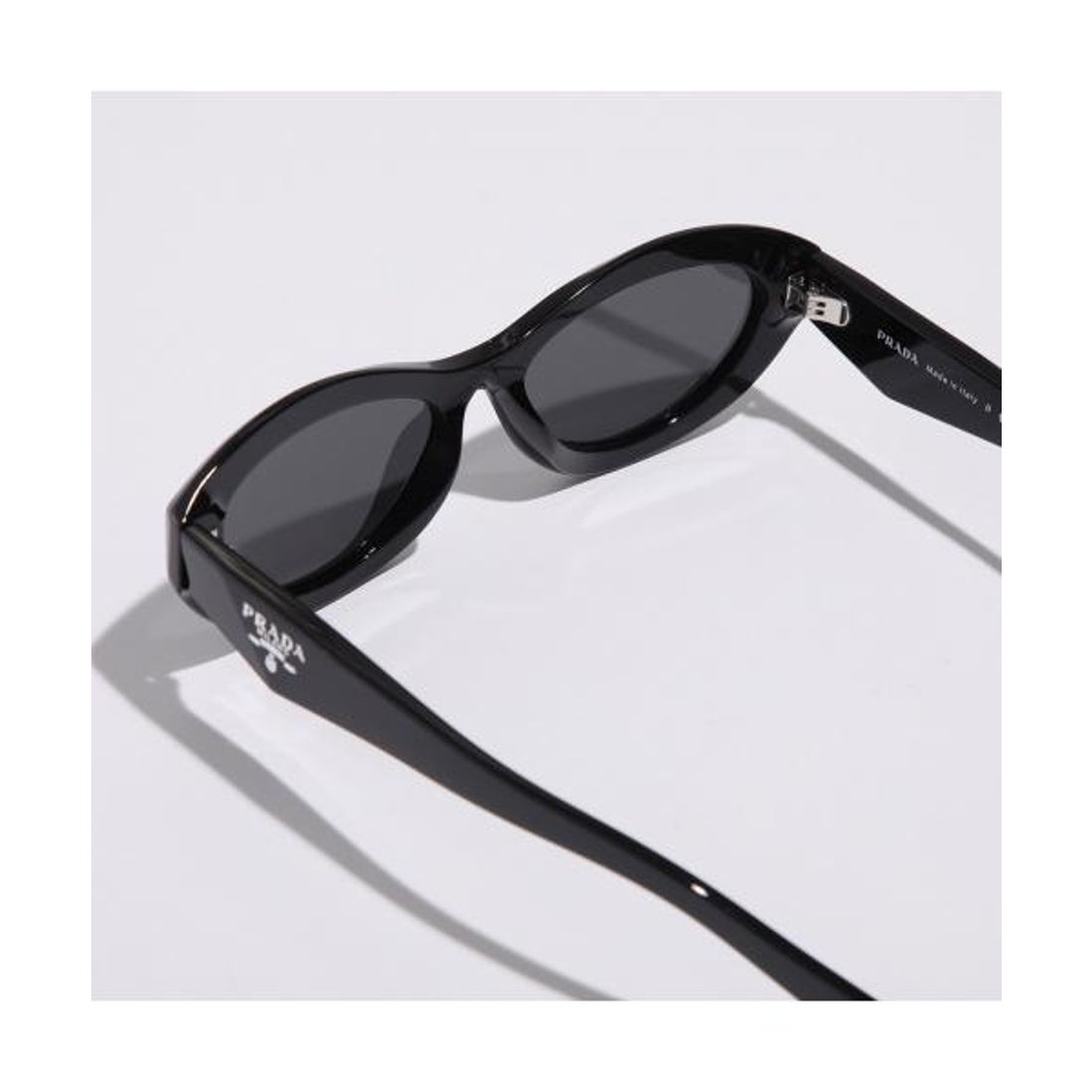 プラダ PRADA PRADA シンボルサングラス SPR 26Z キャットアイ型 （16K