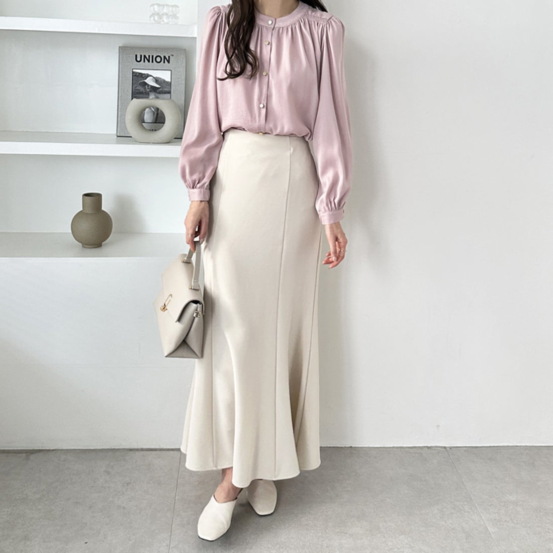 ジーラ GeeRA 前後2WAYとろみサテンブラウス （ピンクベージュ