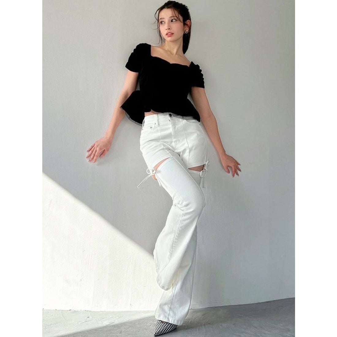 リゼクシー RESEXXY カットアウトリボンデニムパンツ （アイスブルー