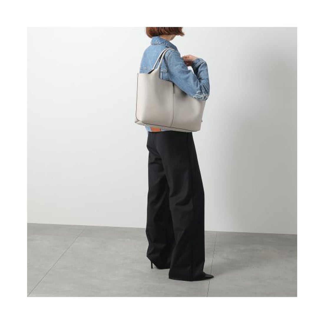 トッズ TOD'S TODS トートバッグ XBWEBRA0250 UBL レザー （9O22