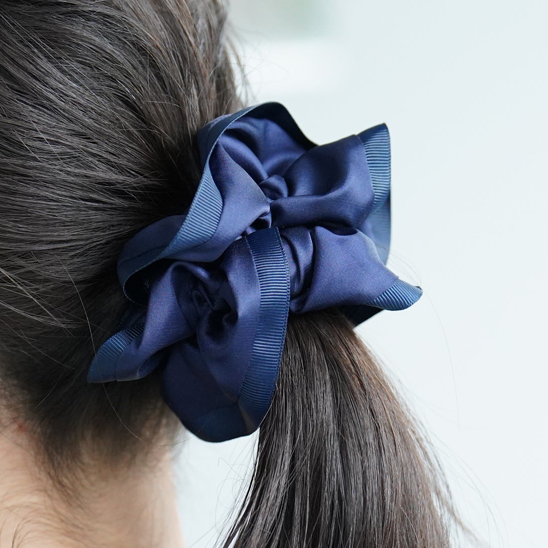 ヴィリーナ VIRINA サテンフリルシュシュ （ネイビー） -靴