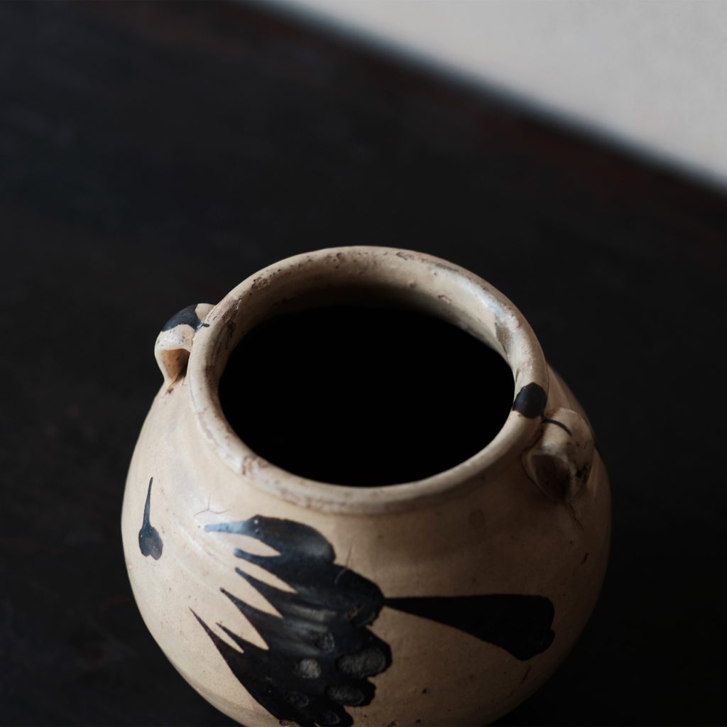 金朝 磁州窯 白地黒花双耳壺 | 骨董と詩学 Antique & Poetics | 蛇韻律