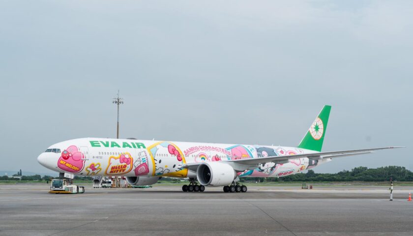 エバー航空、B777-300ERの新ハローキティジェットの運航を開始 年末