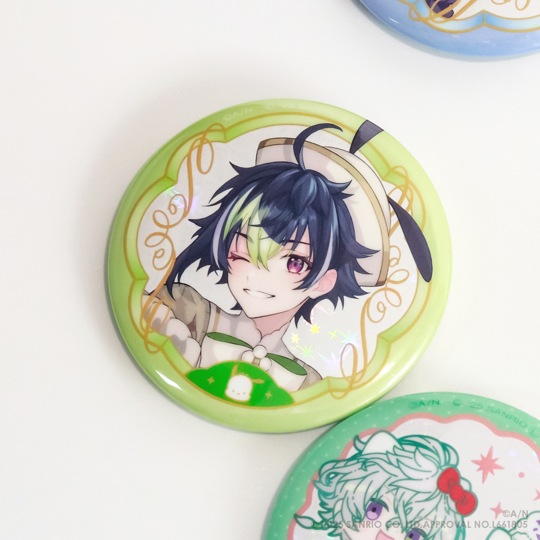 Dytica×サンリオキャラクターズ】ランダムキラキラ缶バッジ｜にじさん