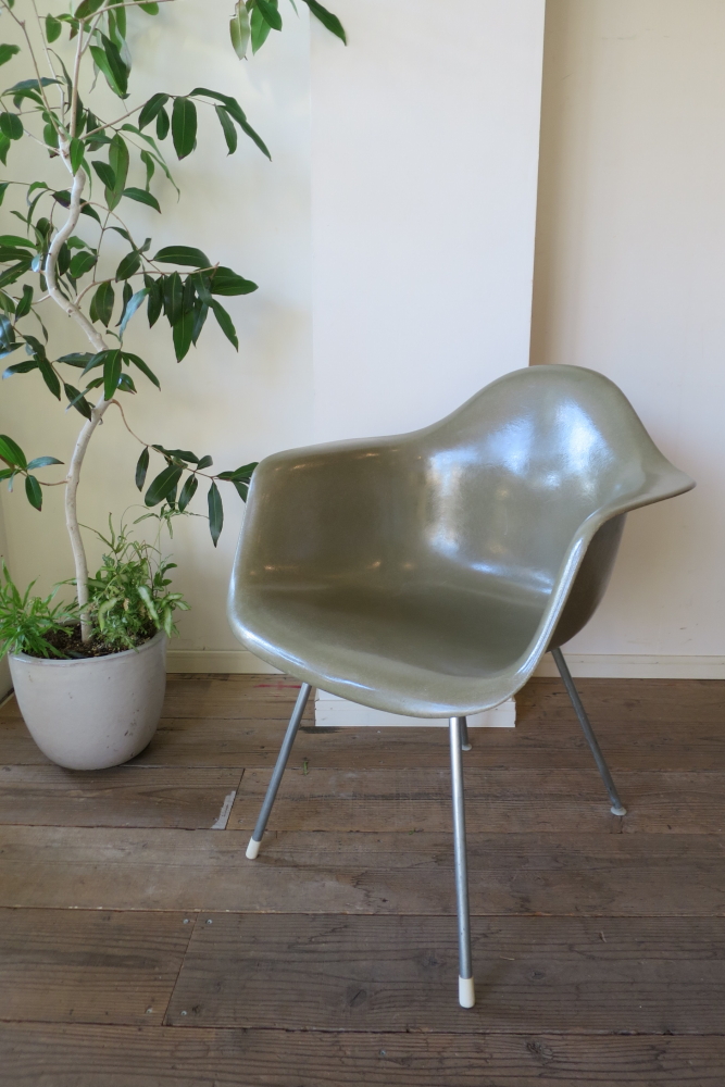 kc-0001 イームズ アームシェルチェア Hベース | antiques-educo