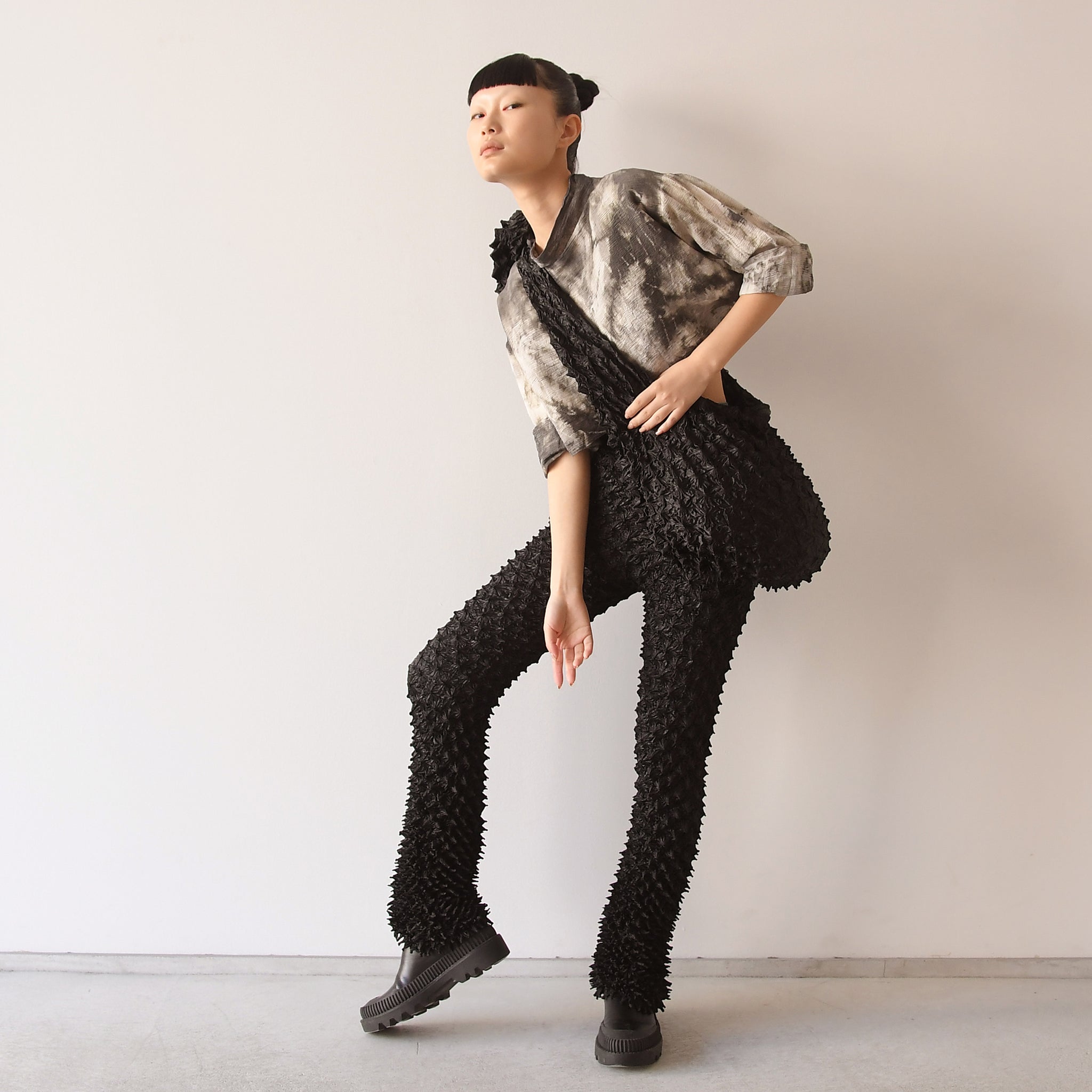 ツンツンのビッグトートバッグ - BUNZABURO