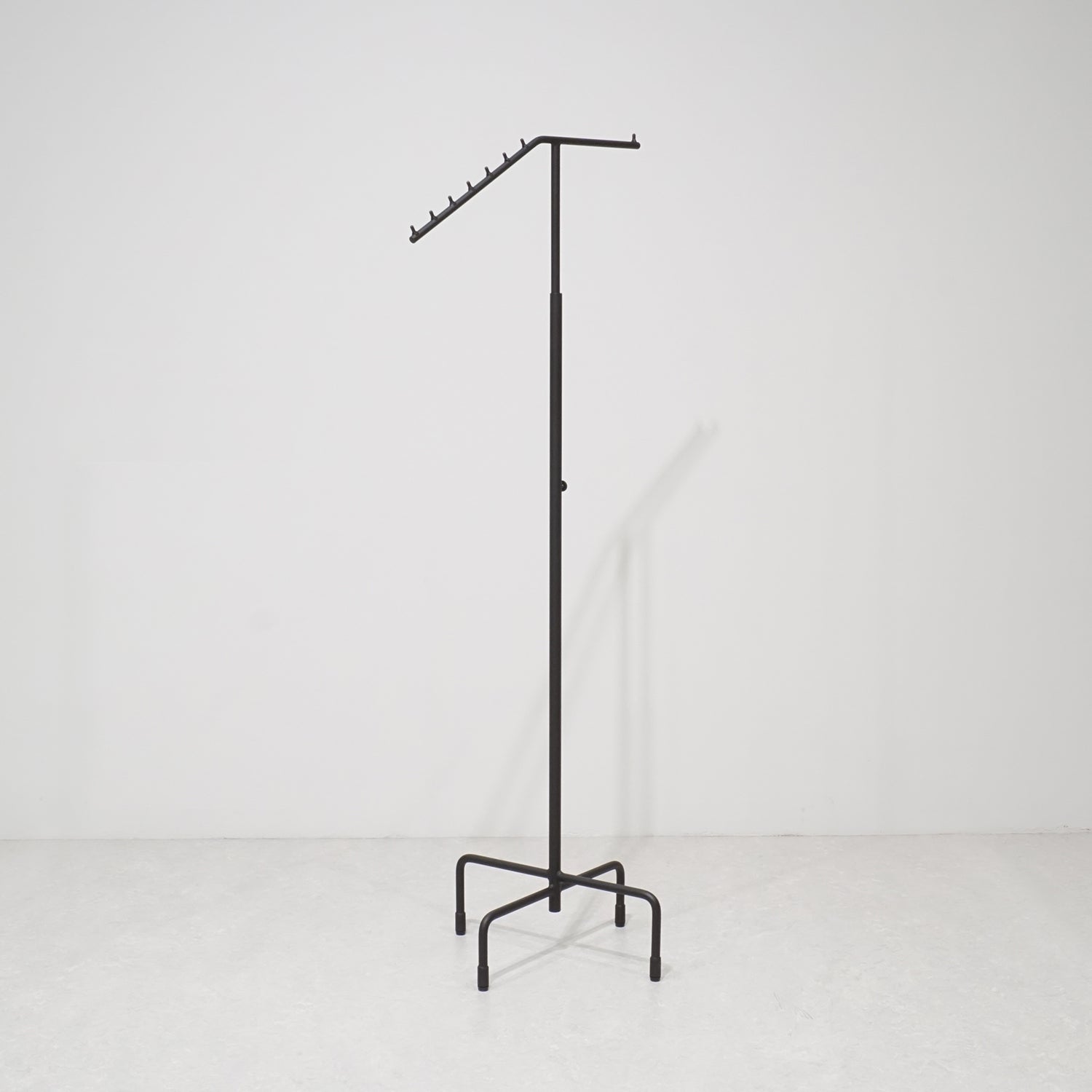 傾斜ハンガーラック｜おしゃれな什器の企画・製造・販売 SHOP COPACK