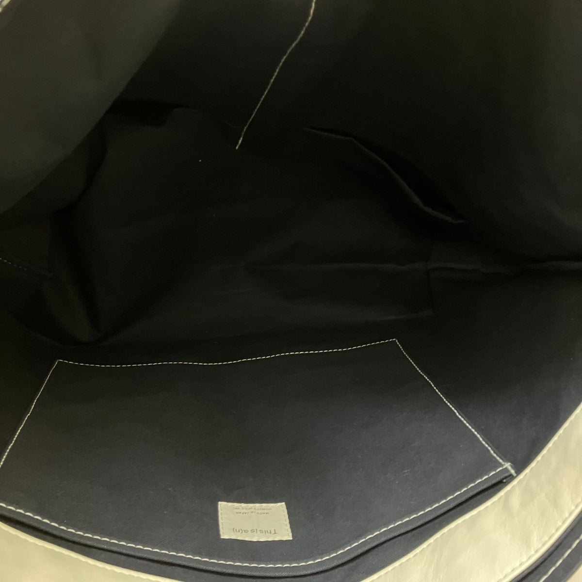 This is a(n)(ディスイズアン) Base Tote L musterwerk別注トート
