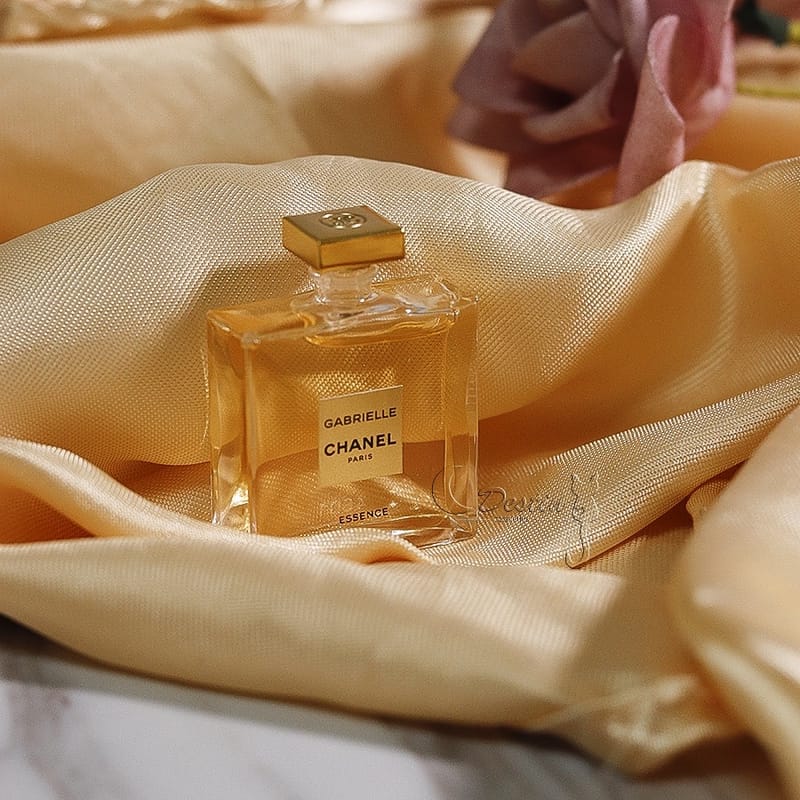 CHANEL 香奈兒嘉柏麗琉金精粹Gabrielle Essence 女性淡香精5mL 沾式
