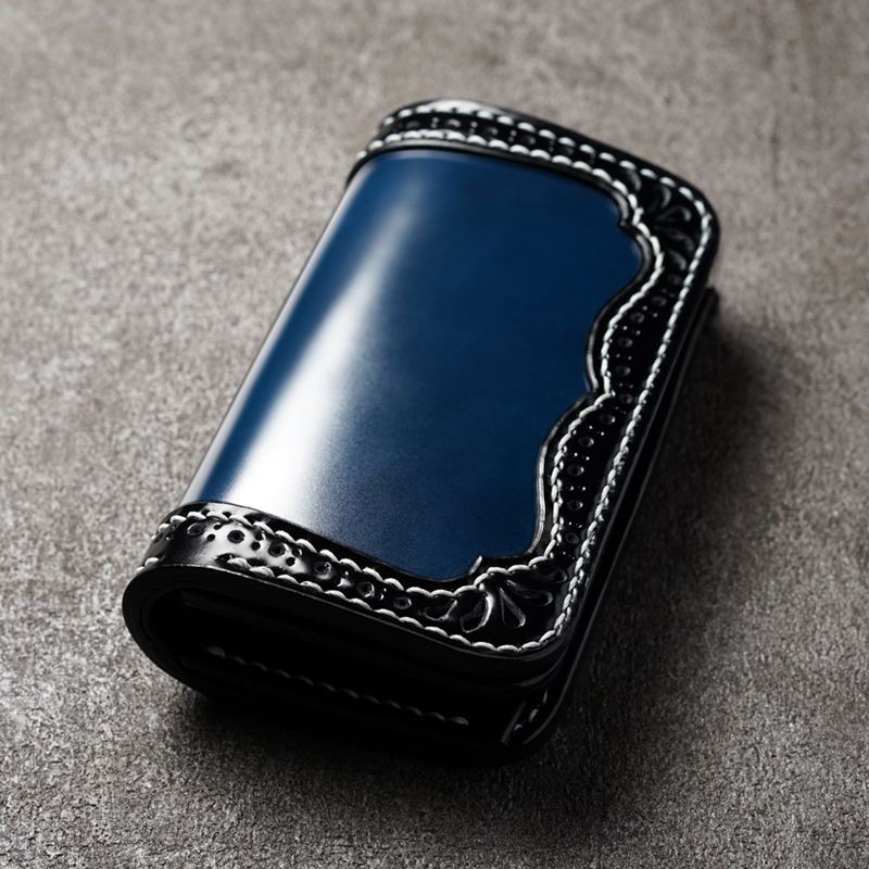 コードバンミドルウォレット パンチング ダブルカット ブラック