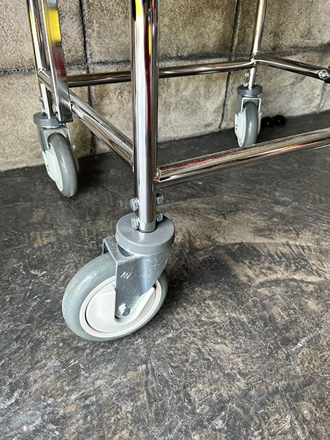 R&B ワイヤープロダクツ社 アメリカの業務用ランドリーカート （ダブル