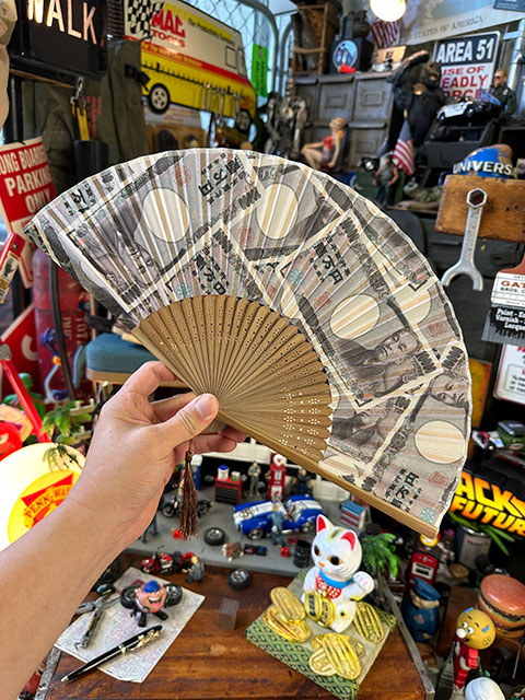 金運招福の風が吹く札束扇子 商売繁盛 開運招福 □ アメリカン雑貨
