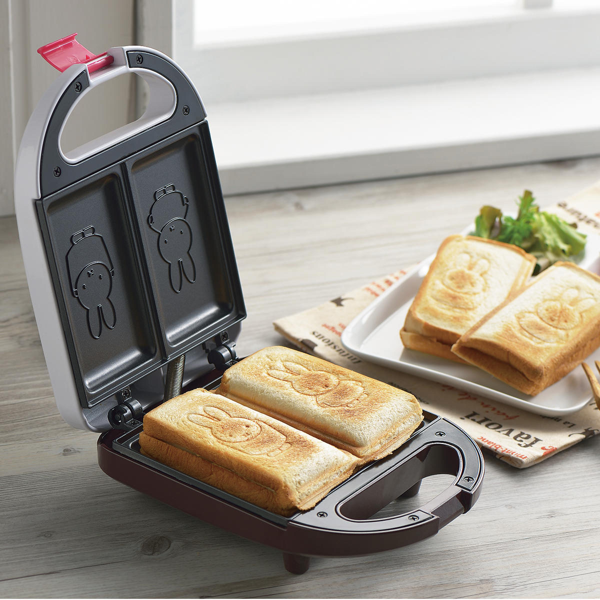タマハシ 耳まで焼けるホットサンドメーカー ミッフィー 調理家電