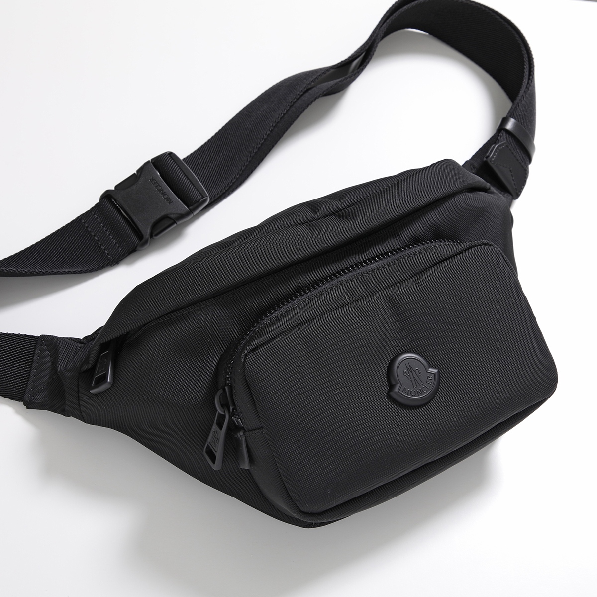 MONCLER（モンクレール） ボディバッグ DURANCE デュランス 5M00005