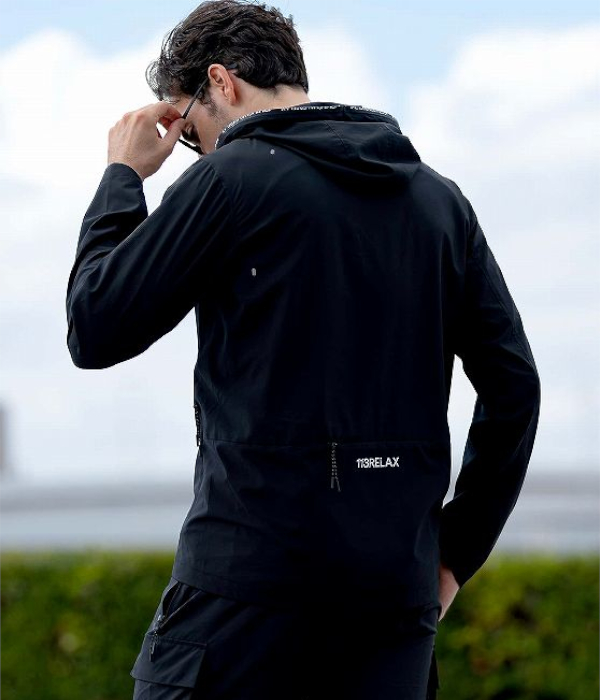 1PIU1UGUALE3 RELAX ウノピゥウノウグァーレトレ リラックス